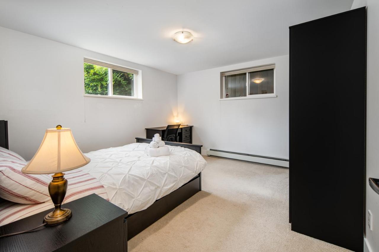 Gorgeous 4 Bedroom Garden Level Suite At Vancouver West & Ubc Zewnętrze zdjęcie
