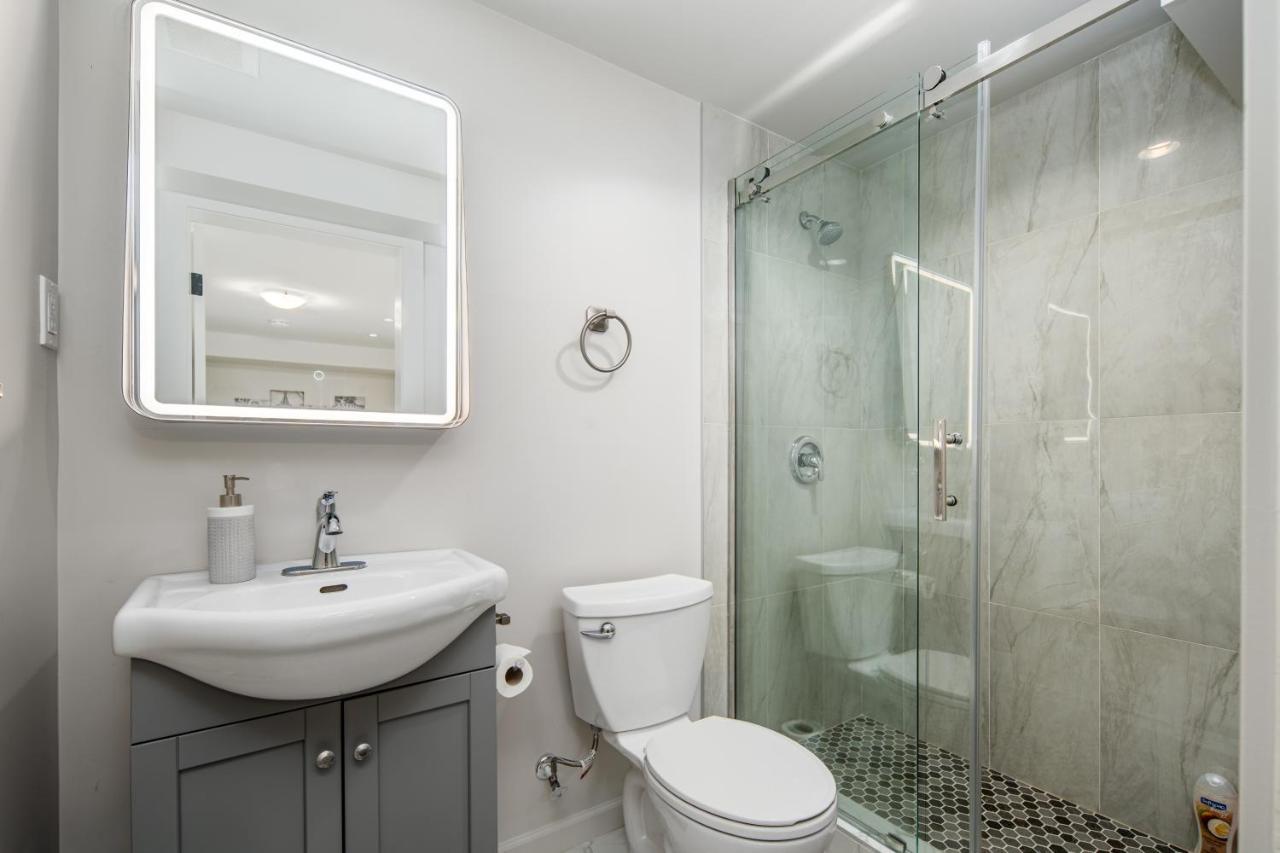 Gorgeous 4 Bedroom Garden Level Suite At Vancouver West & Ubc Zewnętrze zdjęcie