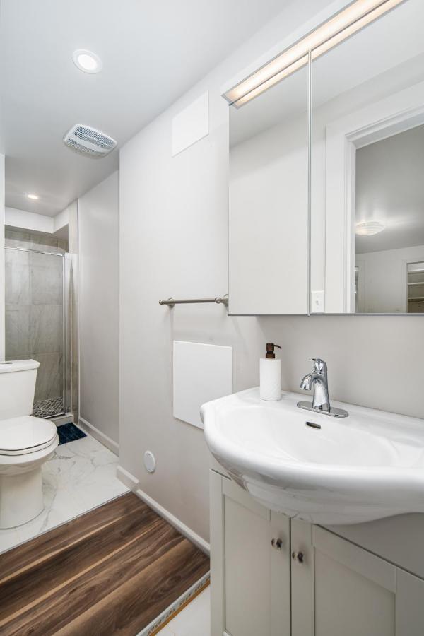 Gorgeous 4 Bedroom Garden Level Suite At Vancouver West & Ubc Zewnętrze zdjęcie