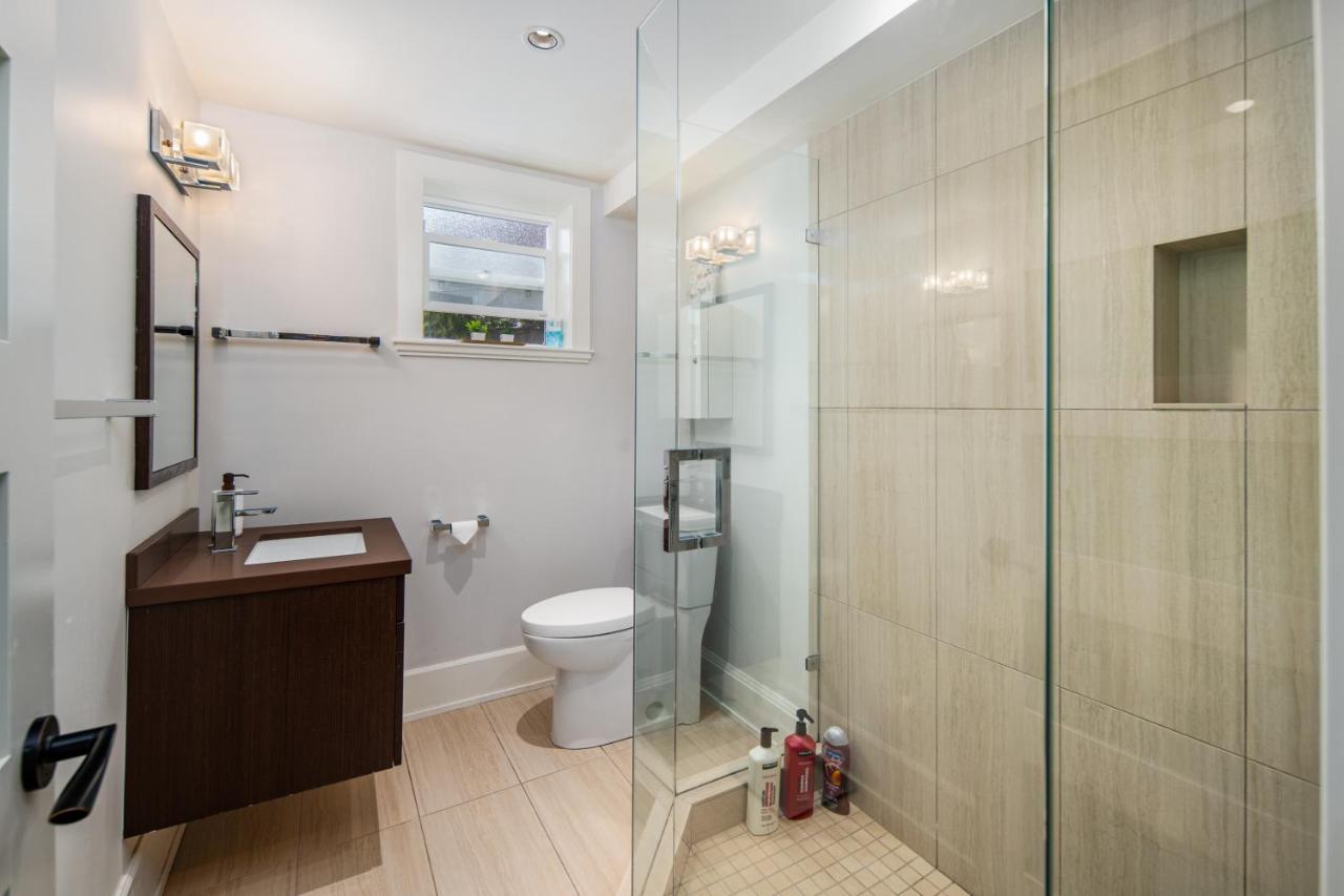 Gorgeous 4 Bedroom Garden Level Suite At Vancouver West & Ubc Zewnętrze zdjęcie